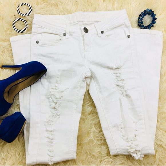 Machine ❦ Distressed White Skinny Jeans - Picture 3 of 8